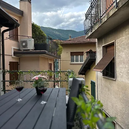 Timco With Big Terrace, Partial View And Air-conditioner 토르노