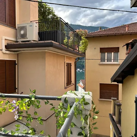 Timco With Big Terrace, Partial View And Air-conditioner 아파트